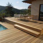 Creer une terrasse en bois exotique : conception, types de lames, pose et entretien pour un extérieur haut de gamme